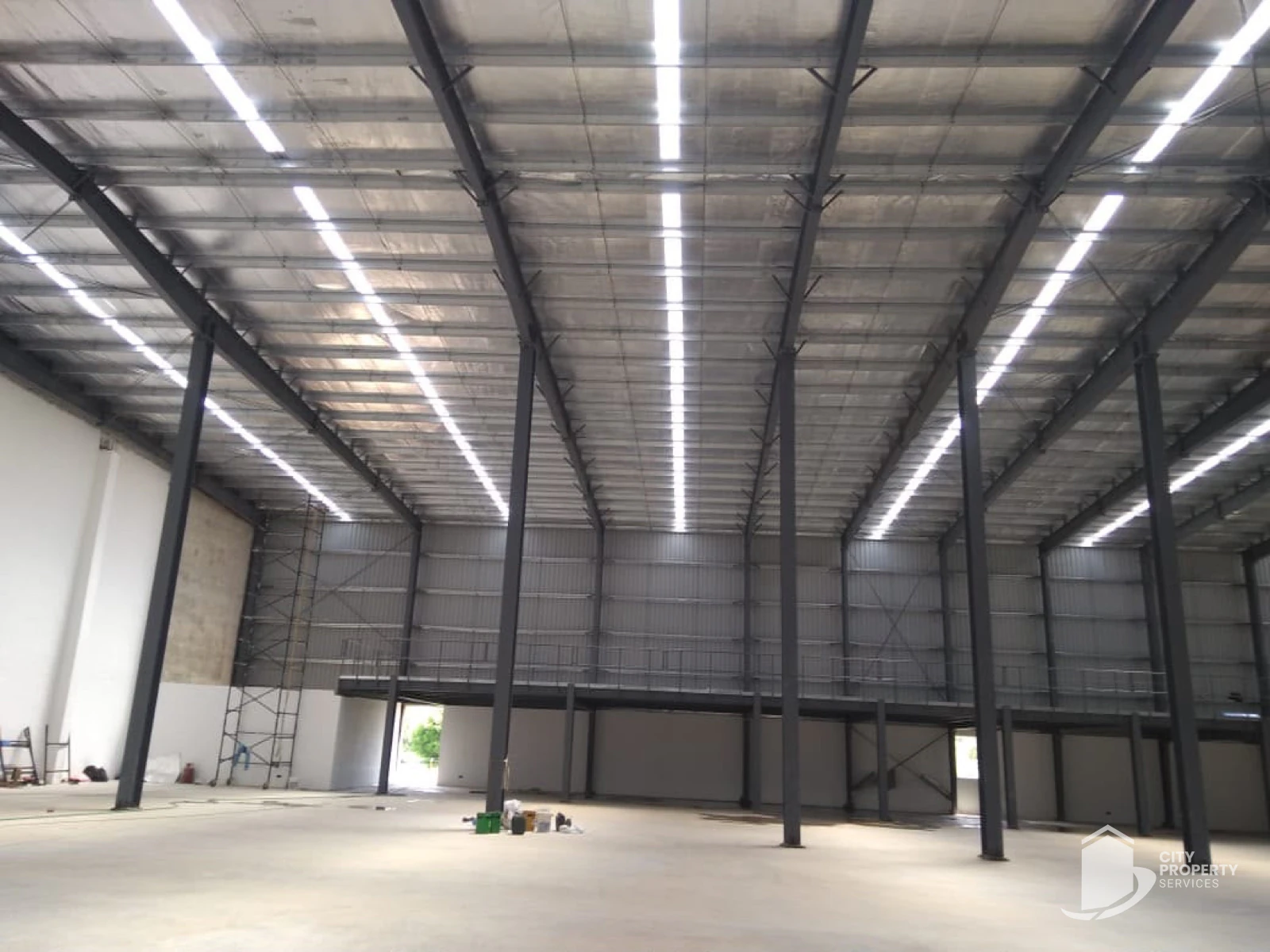 Warehouse in Vasai, Ahmedabad — interior view