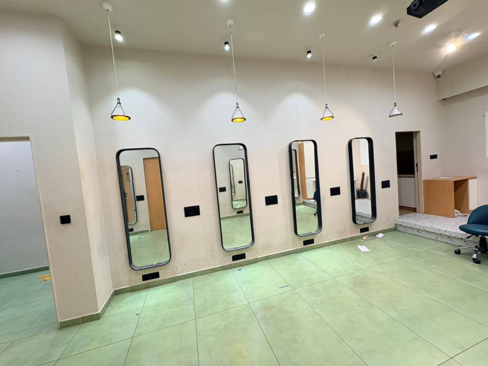 Showroom in Prahlad Nagar, Ahmedabad