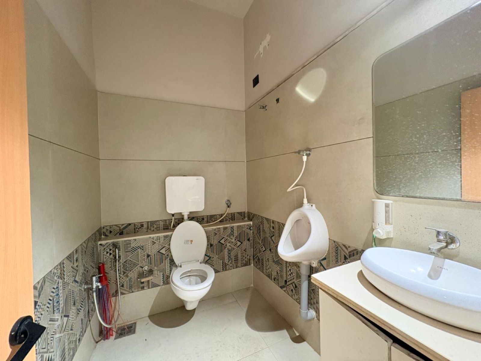 Showroom in Prahlad Nagar, Ahmedabad