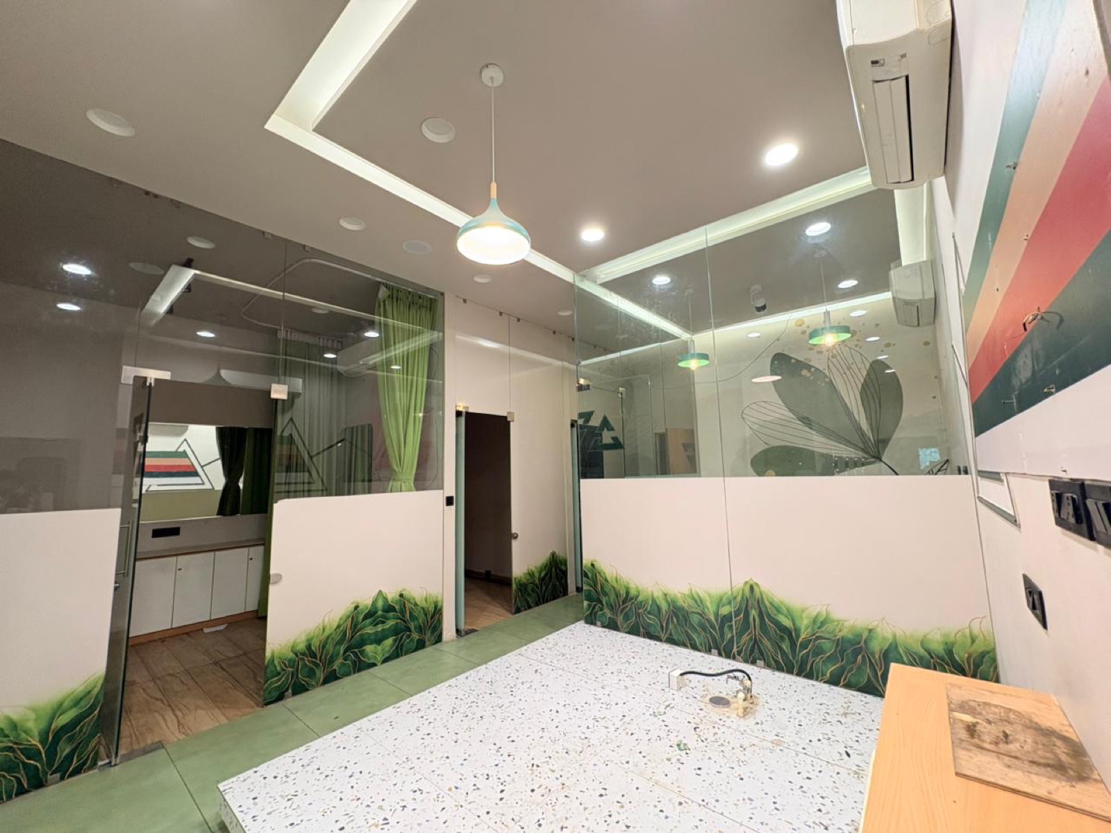 Showroom in Prahlad Nagar, Ahmedabad