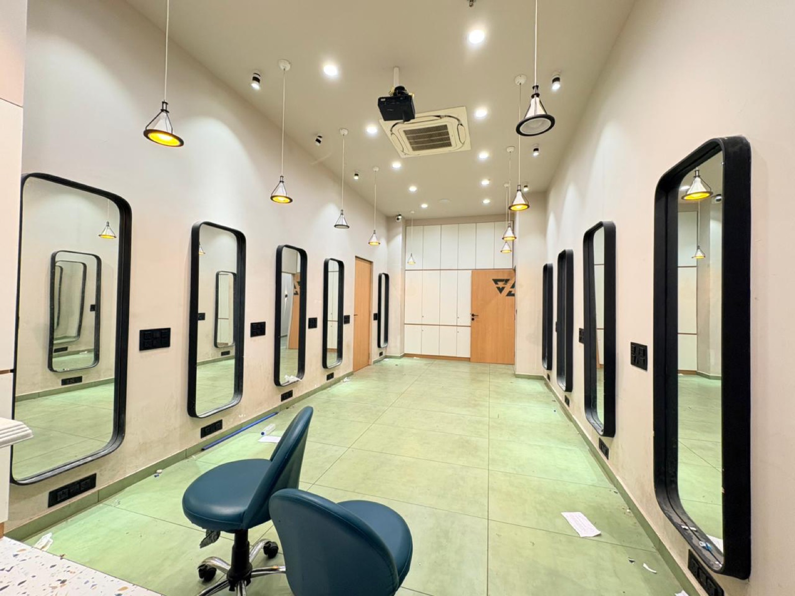 Showroom in Prahlad Nagar, Ahmedabad
