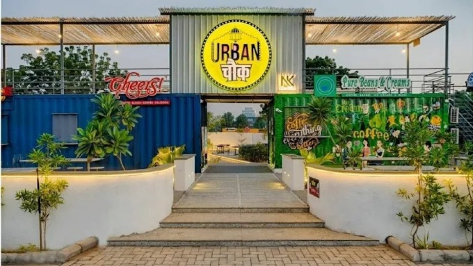 Showroom in Thaltej, Ahmedabad
