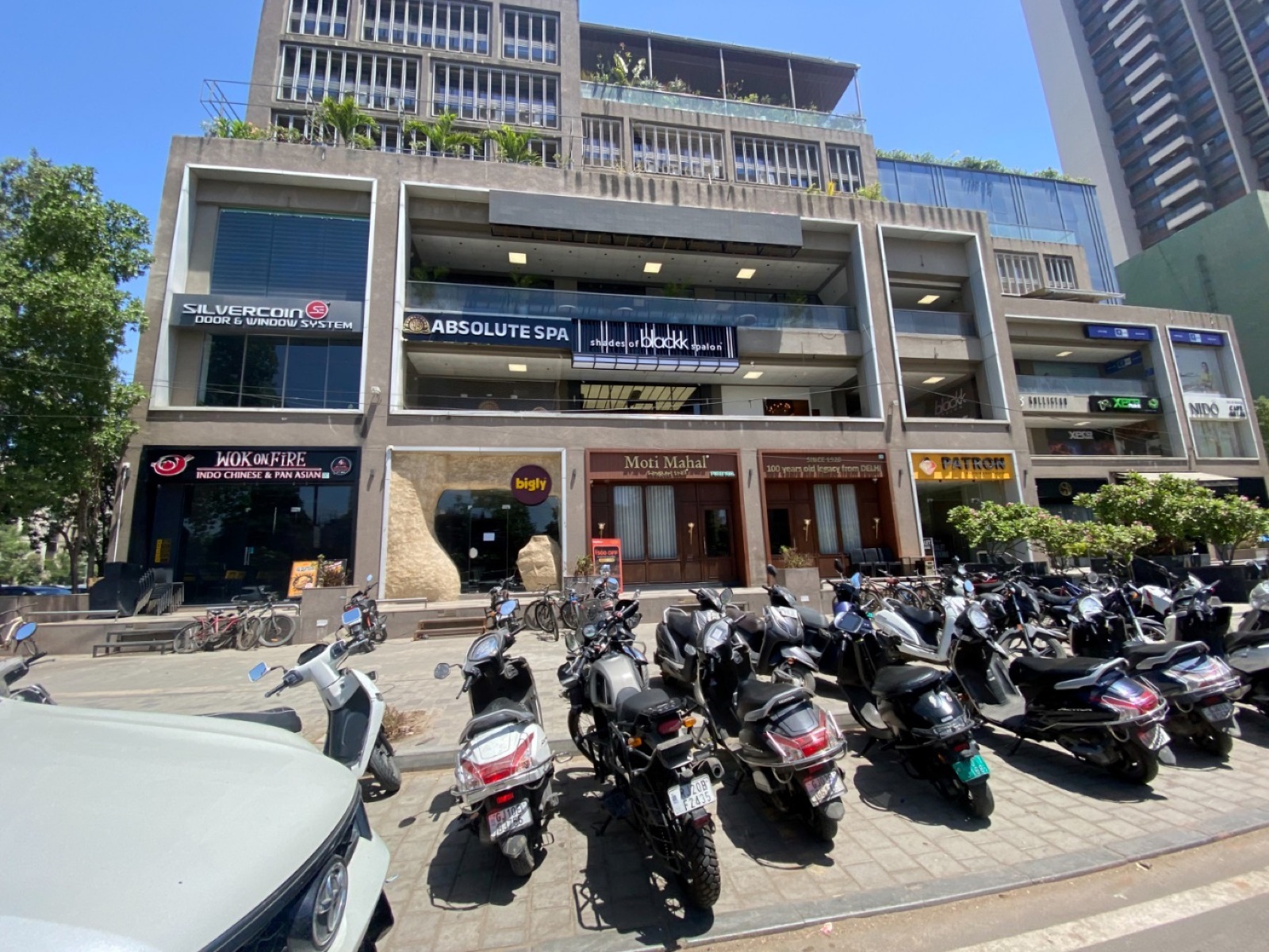 Showroom in Thaltej, Ahmedabad