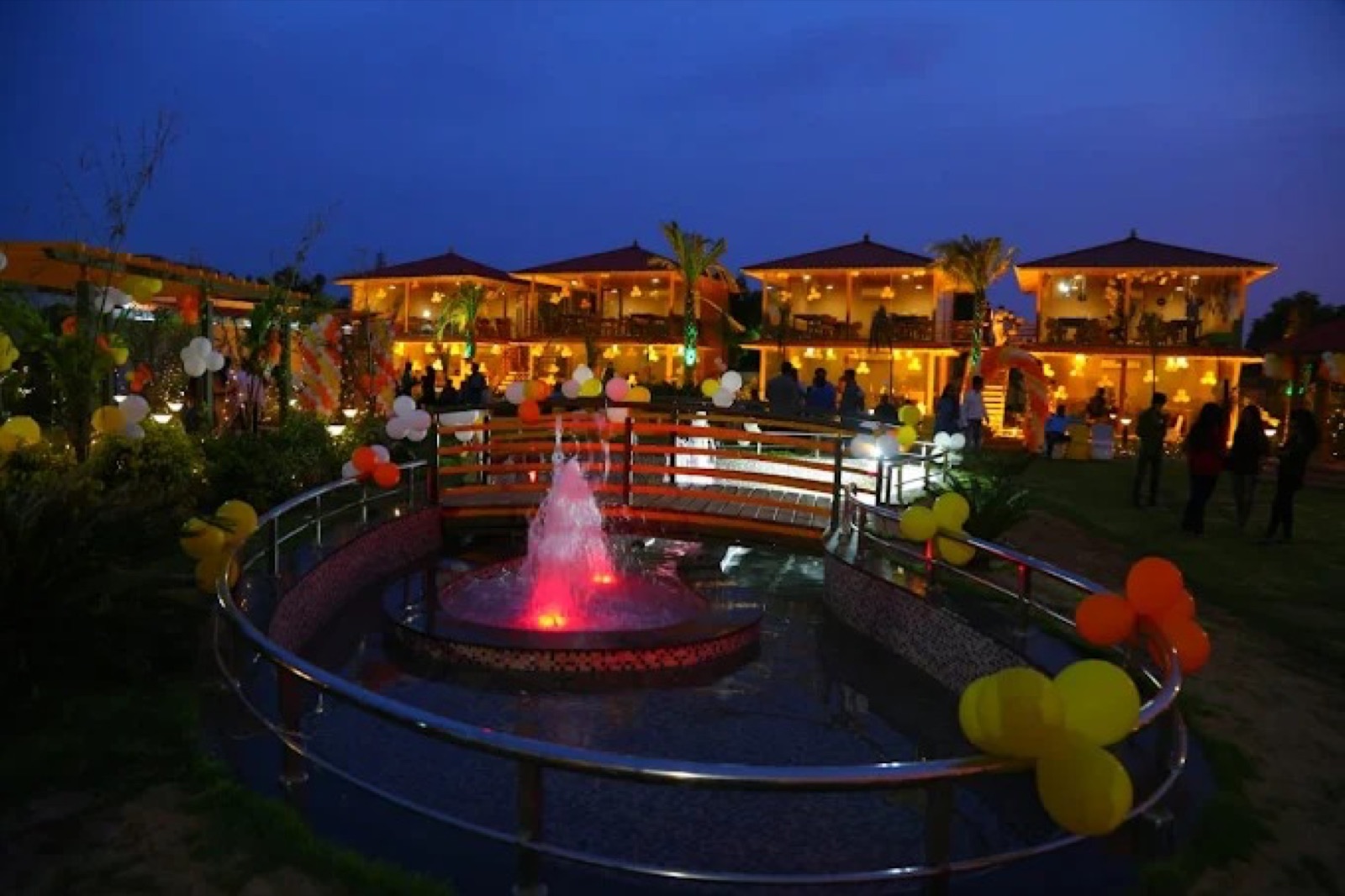 Showroom in Thaltej, Ahmedabad