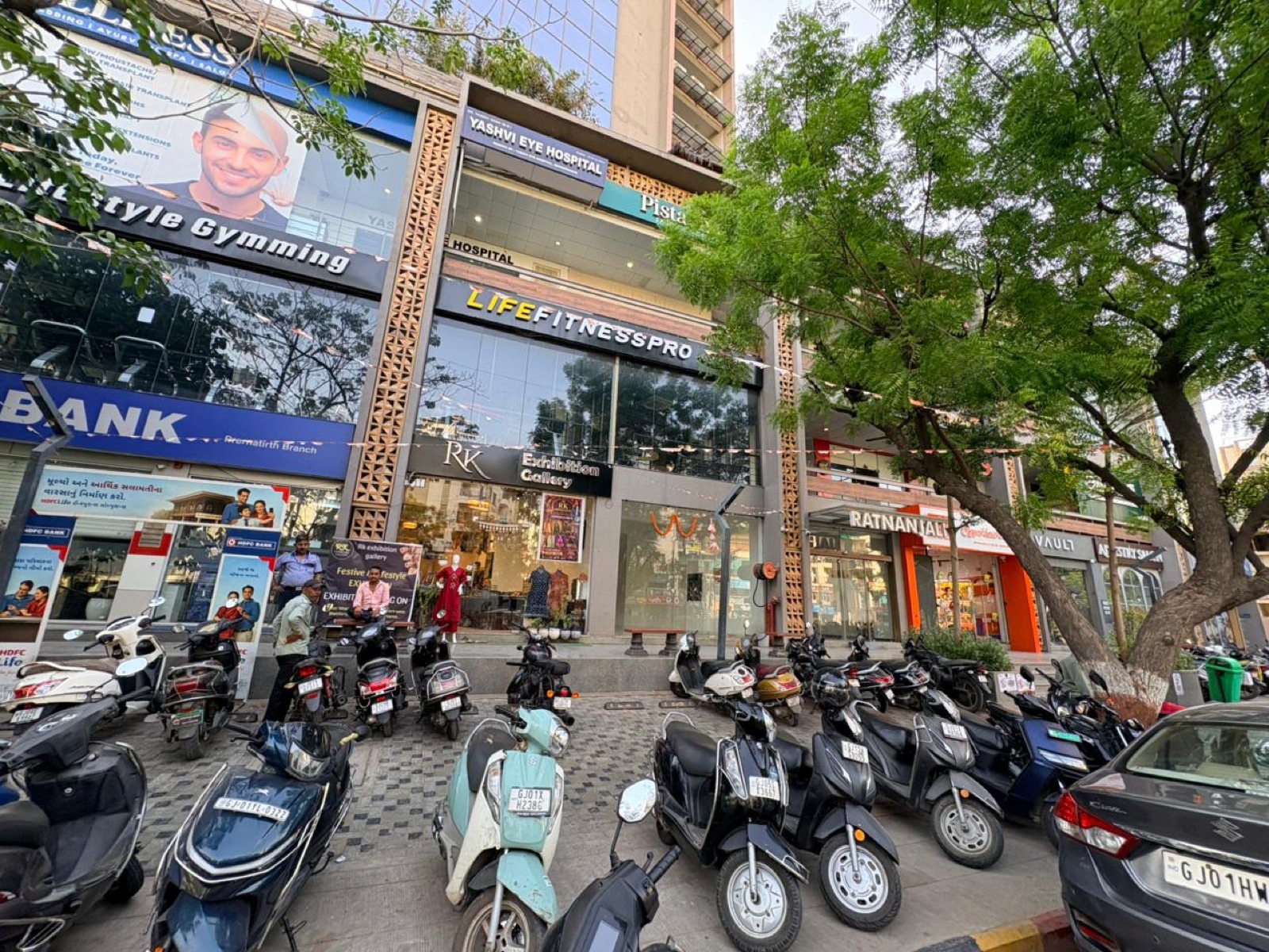 Ratnanjali Square in Satellite, Ahmedabad