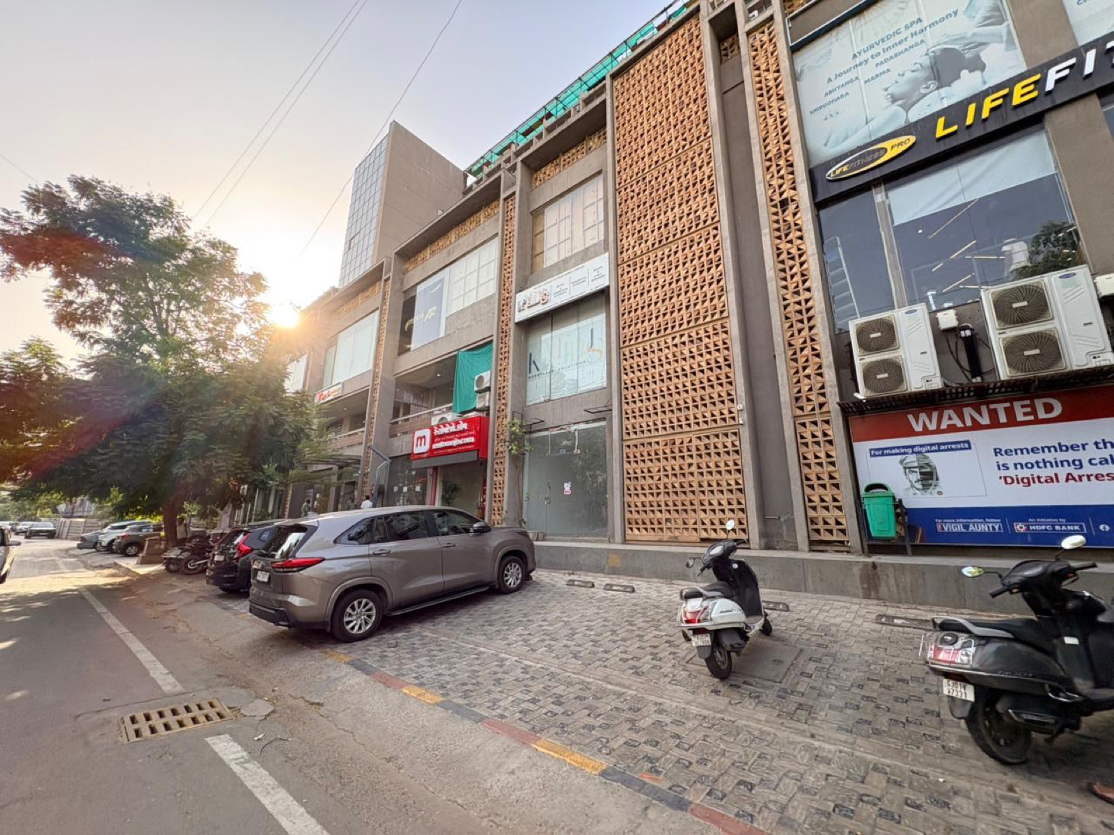 Ratnanjali Square in Satellite, Ahmedabad
