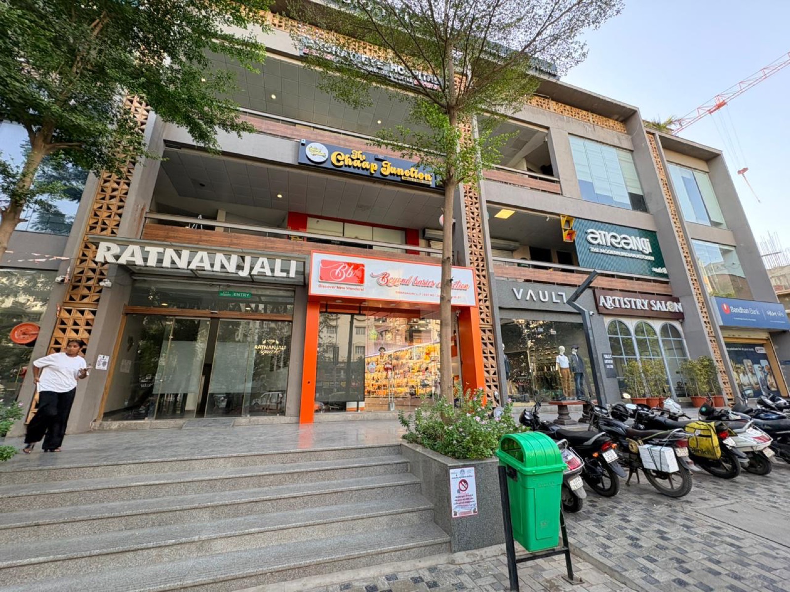 Ratnanjali Square in Satellite, Ahmedabad