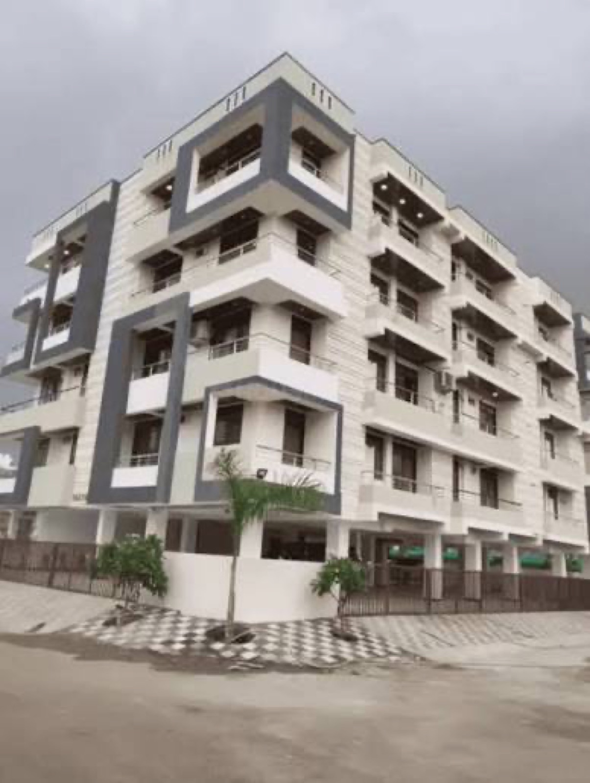 Sarthi duplex, Satellite — bungalow photo