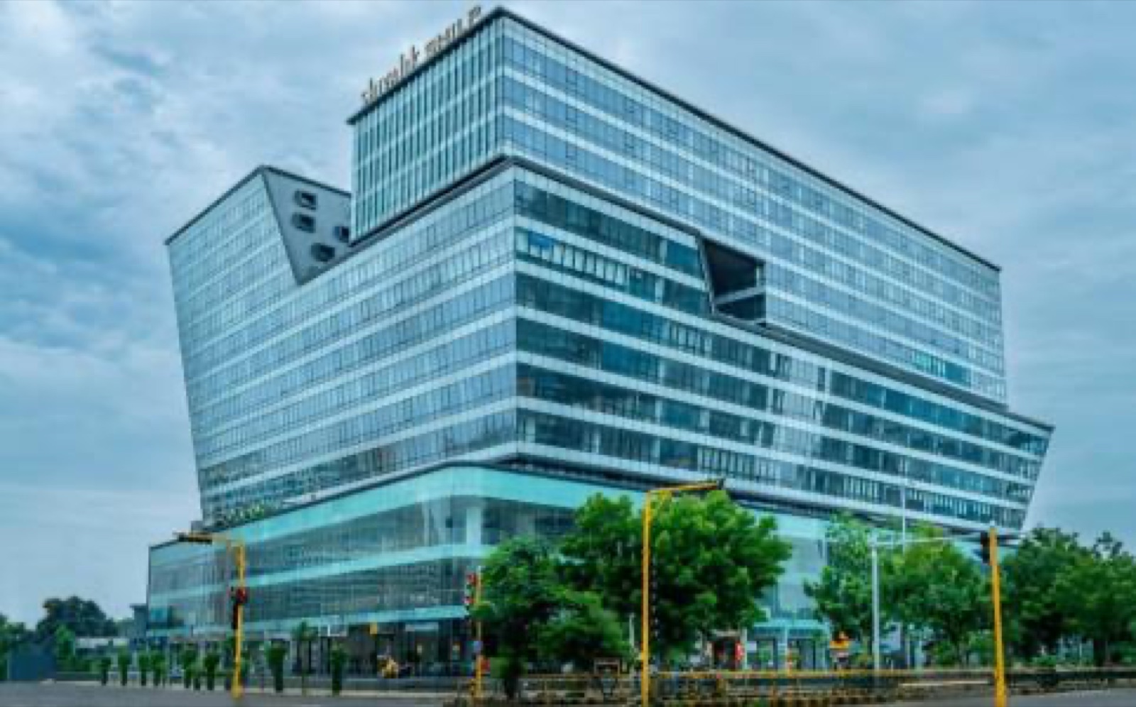 Shivalik Shilp, SG Highway — commercial property photo