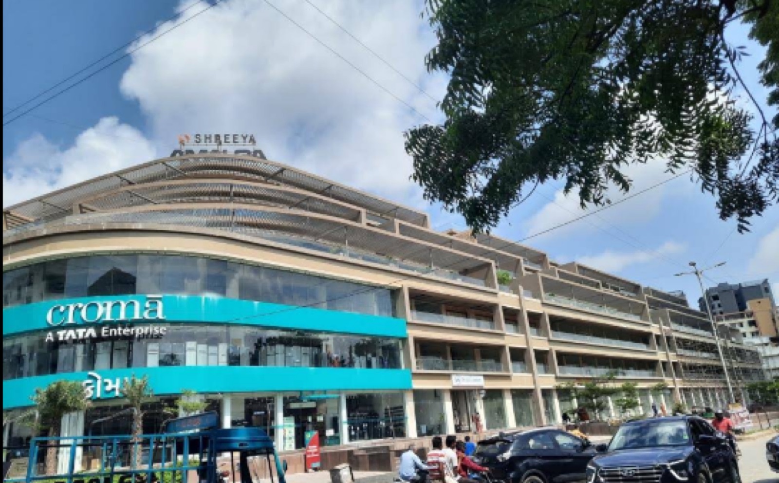 Shreya Amalga, Sindhu Bhavan Road — showroom photo
