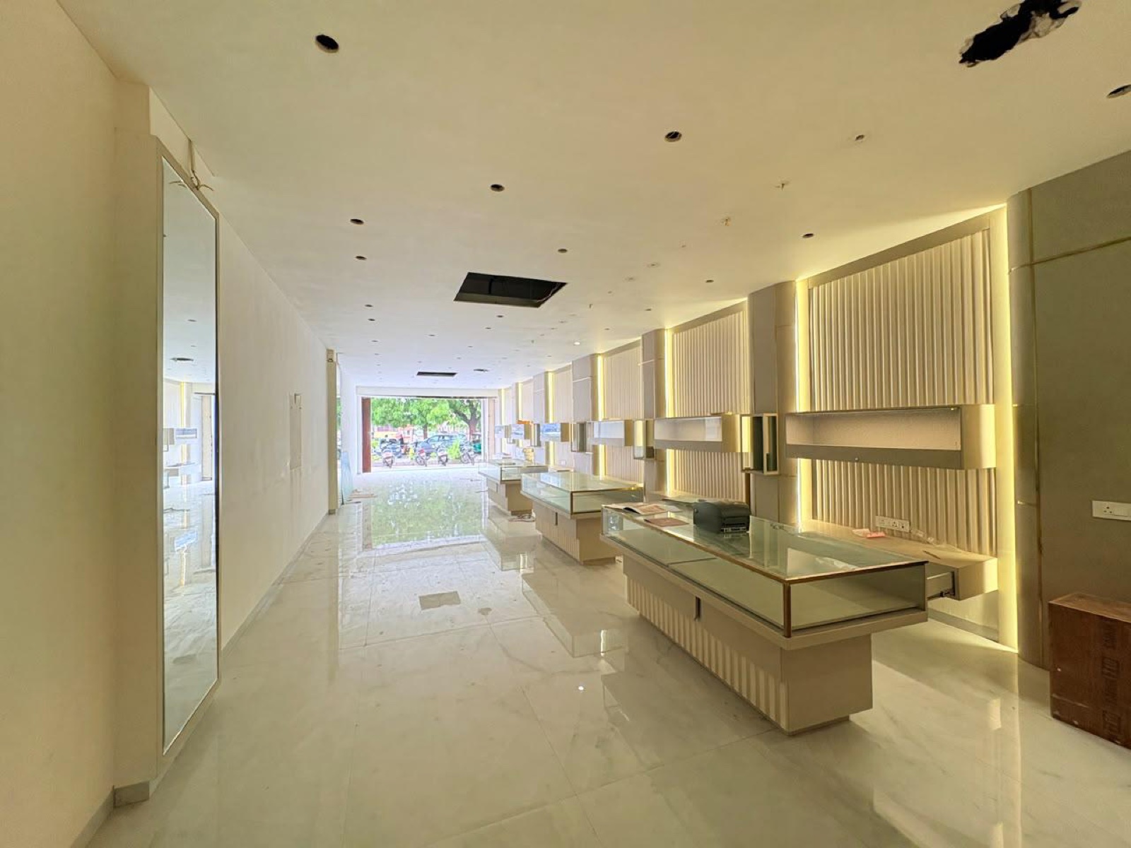 Sigma Icon 2, Shyamal — commercial property photo