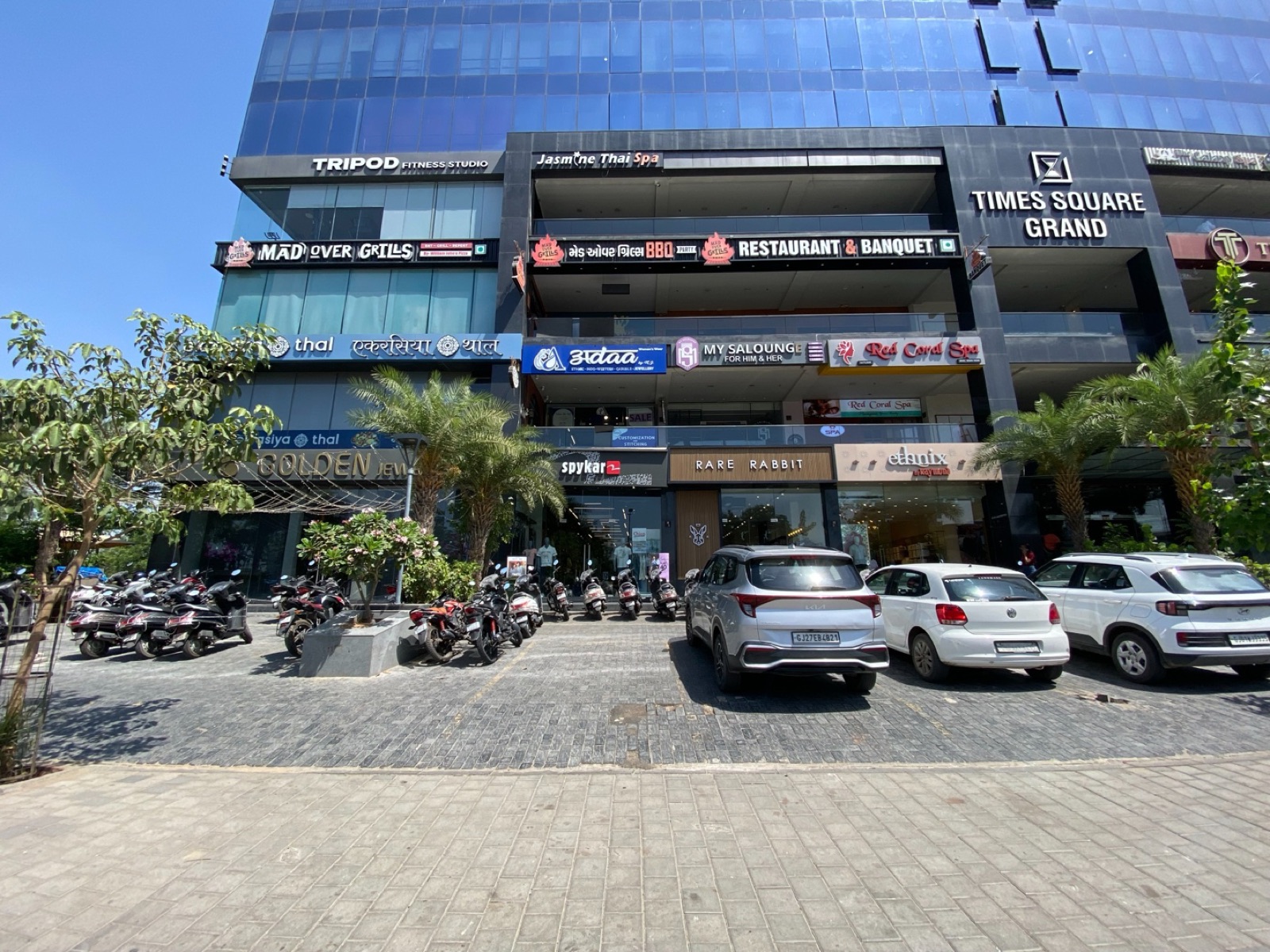 Showroom showroom in Bodakdev, Ahmedabad