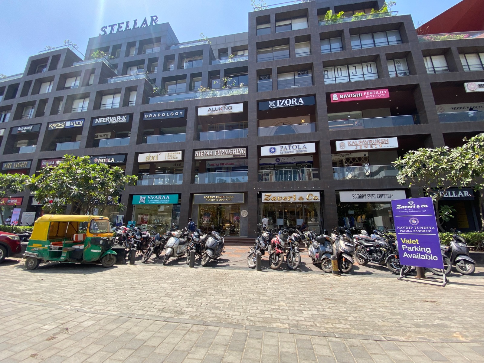 Showroom showroom in Bodakdev, Ahmedabad