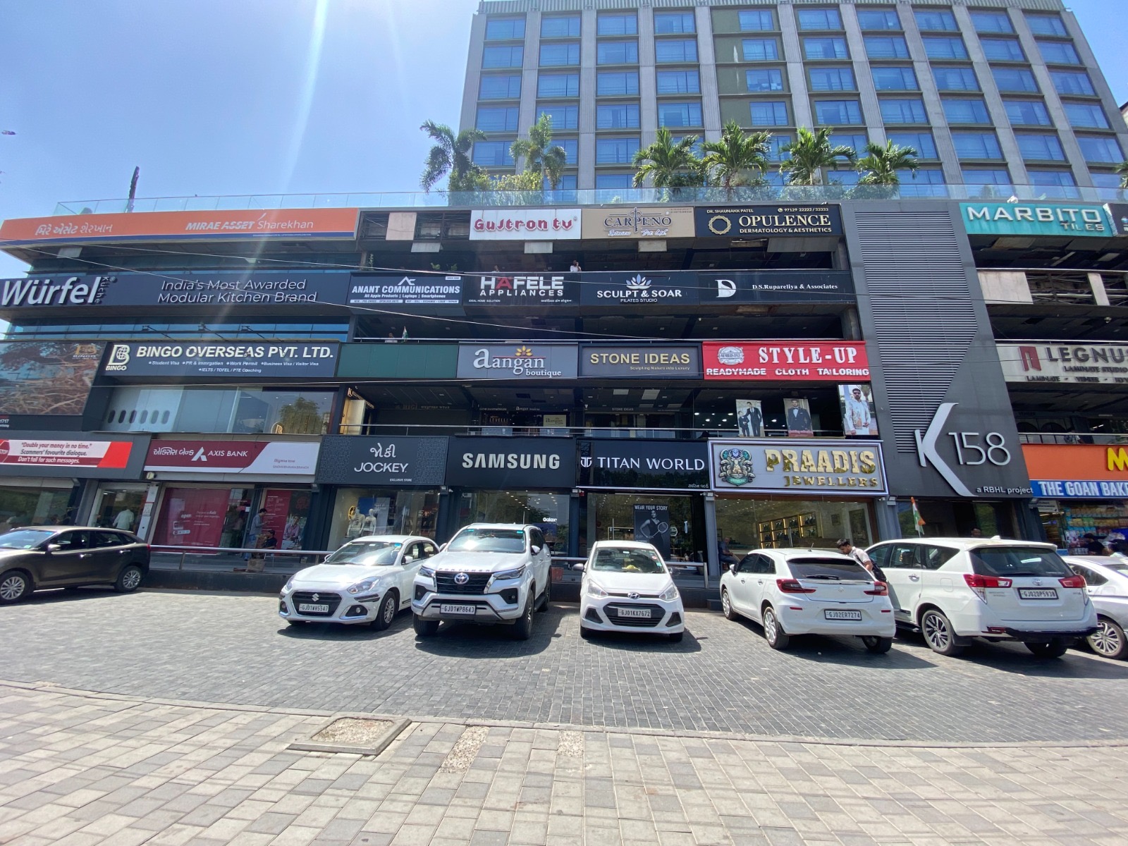 Showroom showroom in Bodakdev, Ahmedabad