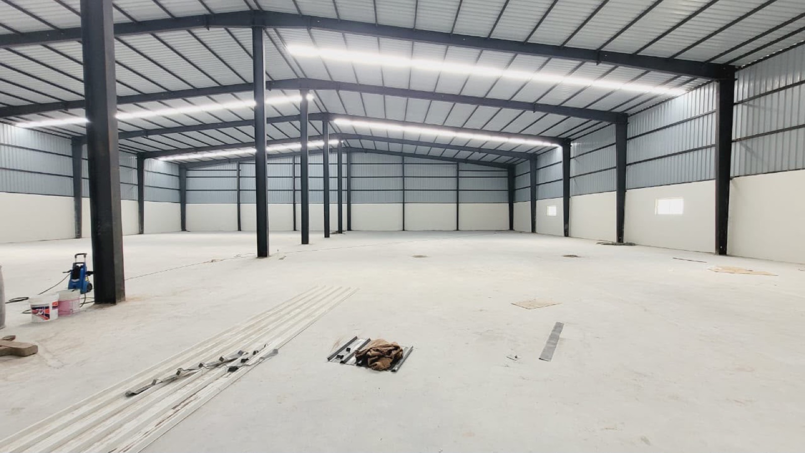 Warehouse in Aslali, Ahmedabad — interior view